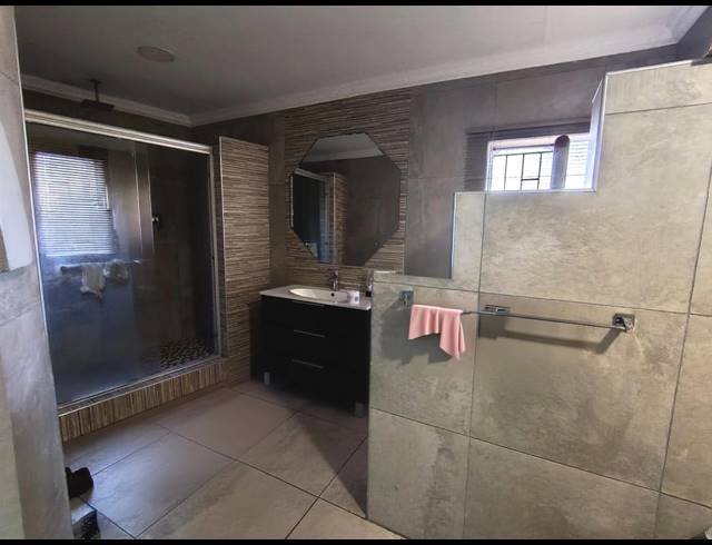 4 BEDROOM FREESTANDING FOR SALE IN SUNAIR PARK
